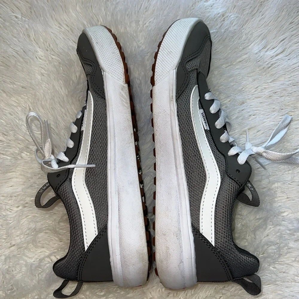 Vans Range Low-Top Sneaker - Men's 8